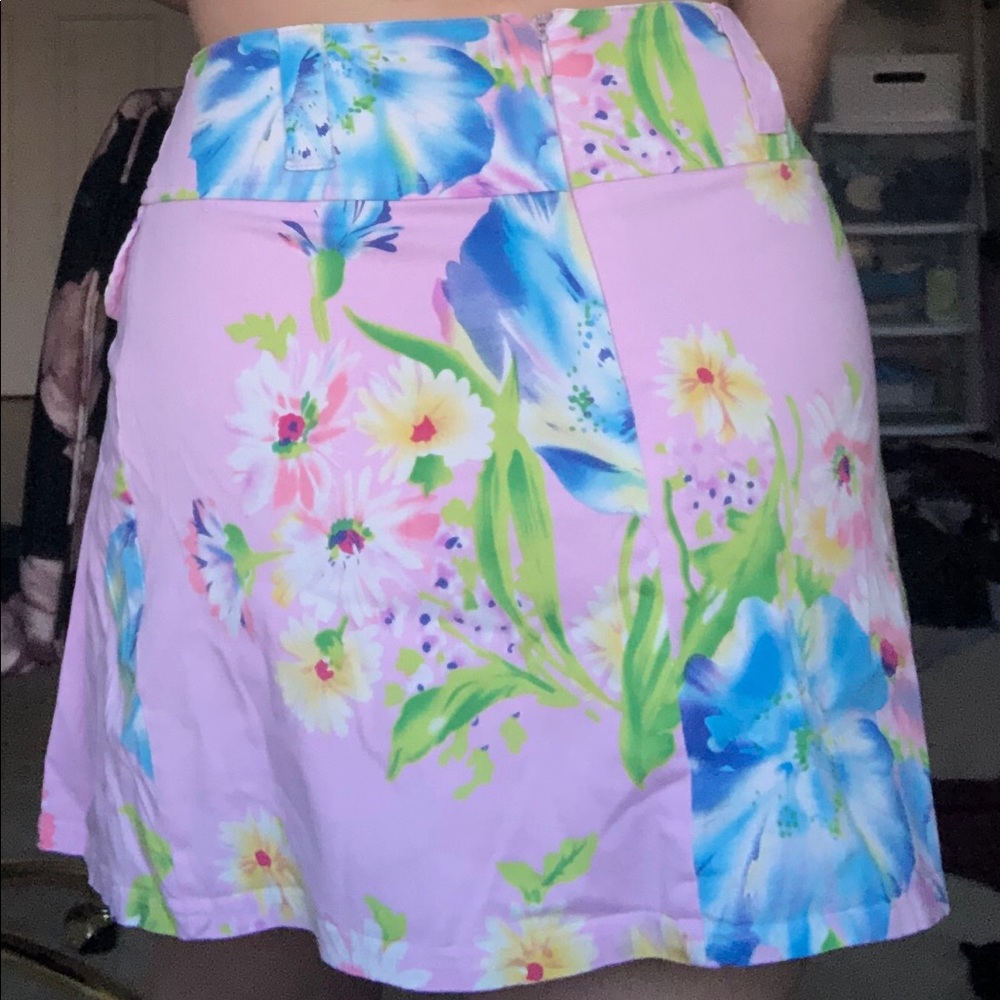 A skirt - Picture 2 of 2